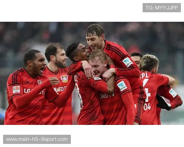 勒沃库森决定把中前场的横向联系作为重点，开启全新战术革命