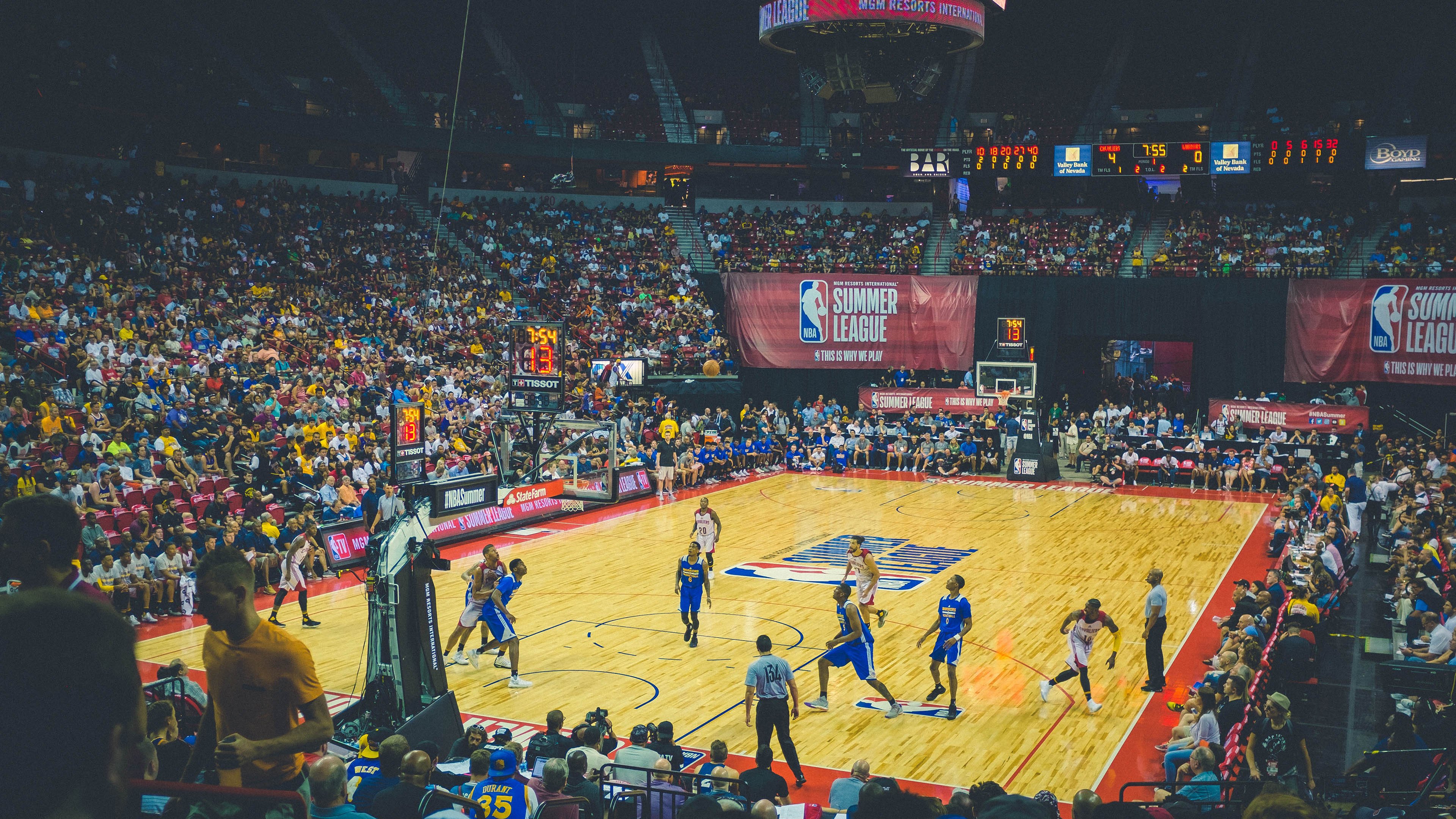 勇士队志在三连冠,信心满满,勇士3个冠军